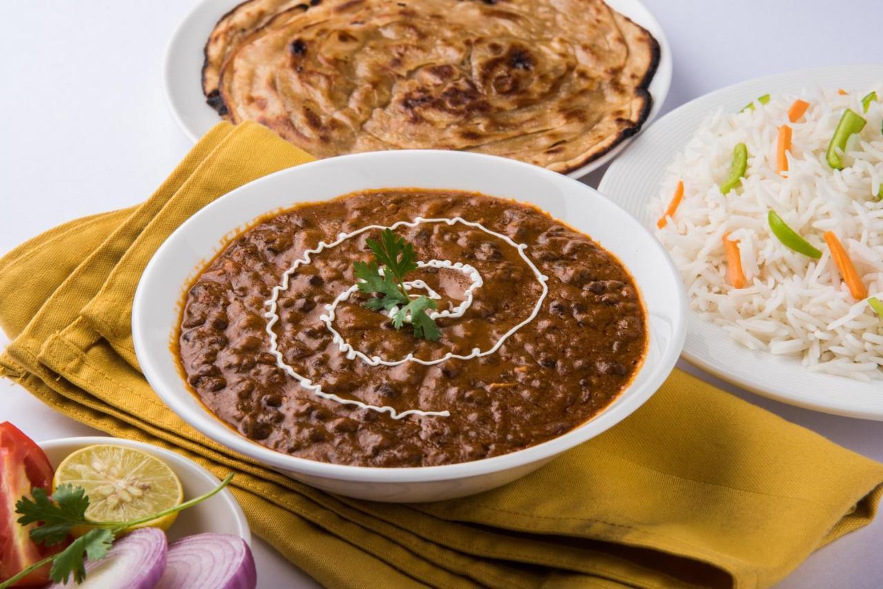 Oyo 4956 Hotel Maharaja Palace 坎普尔 外观 照片