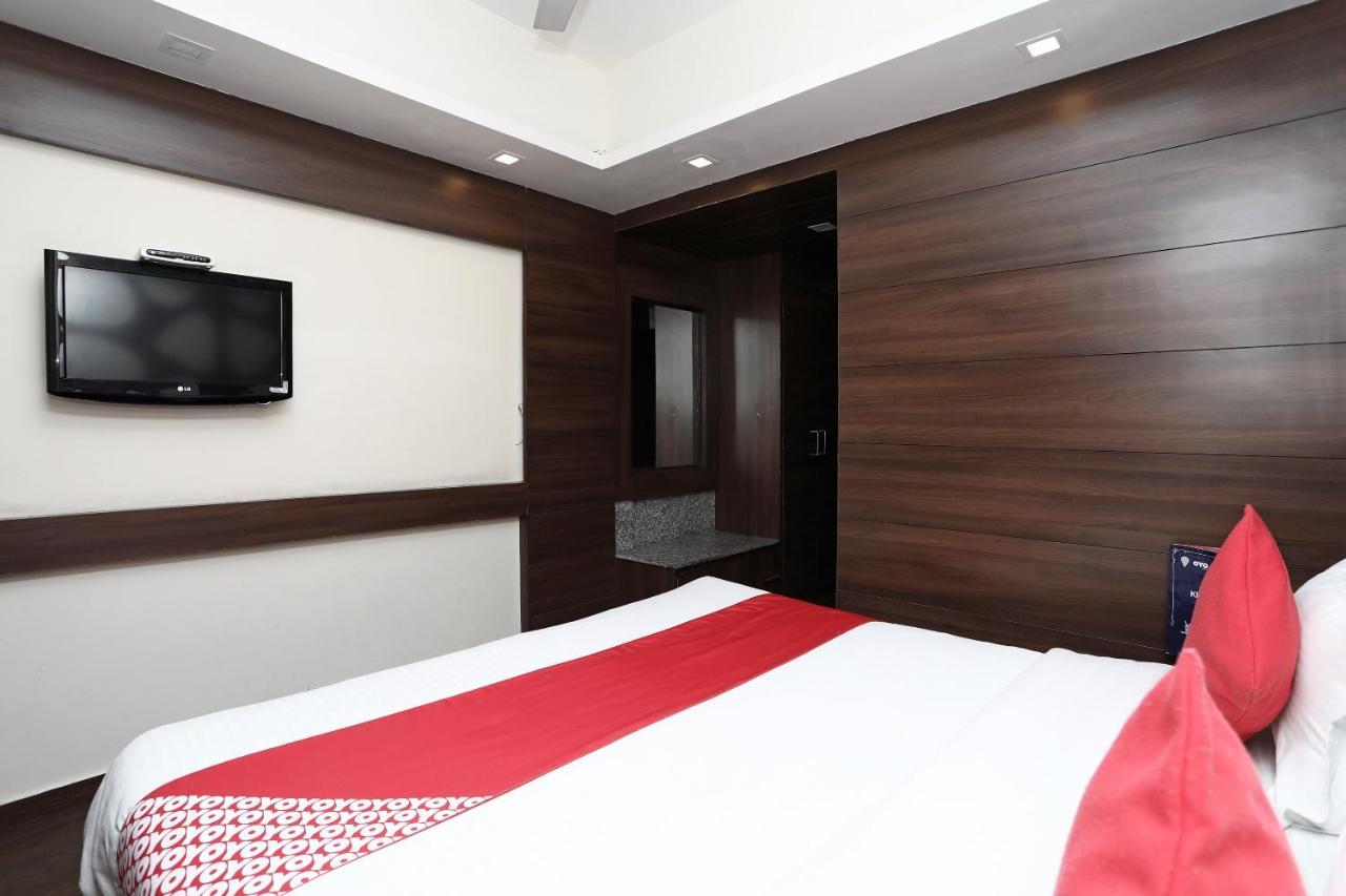 Oyo 4956 Hotel Maharaja Palace 坎普尔 外观 照片