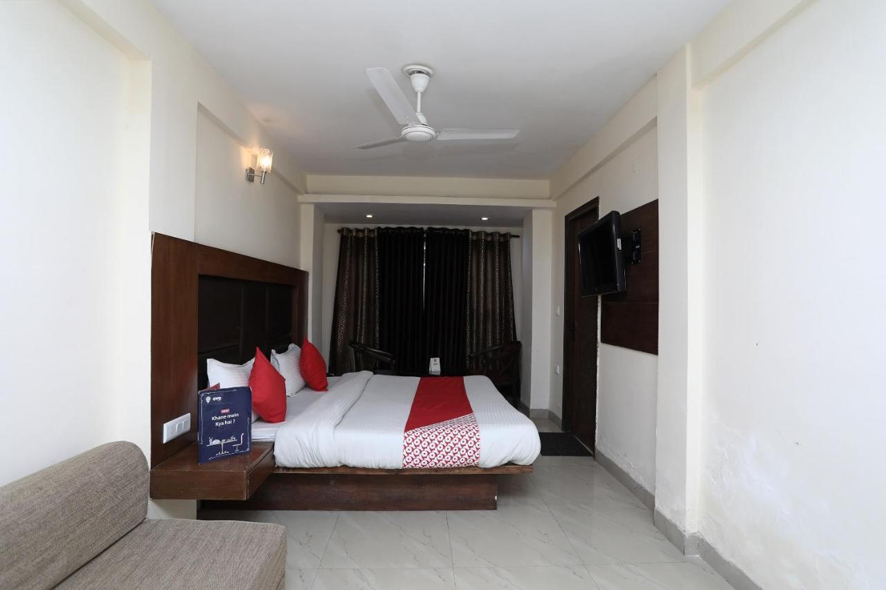 Oyo 4956 Hotel Maharaja Palace 坎普尔 外观 照片