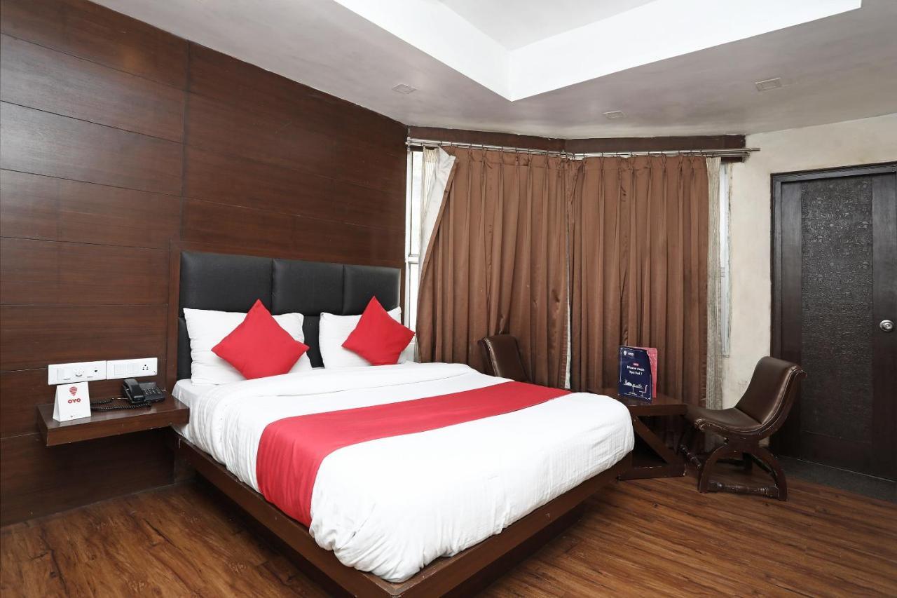 Oyo 4956 Hotel Maharaja Palace 坎普尔 外观 照片