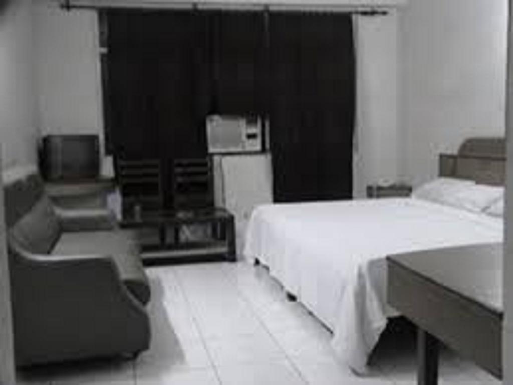 Oyo 4956 Hotel Maharaja Palace 坎普尔 外观 照片