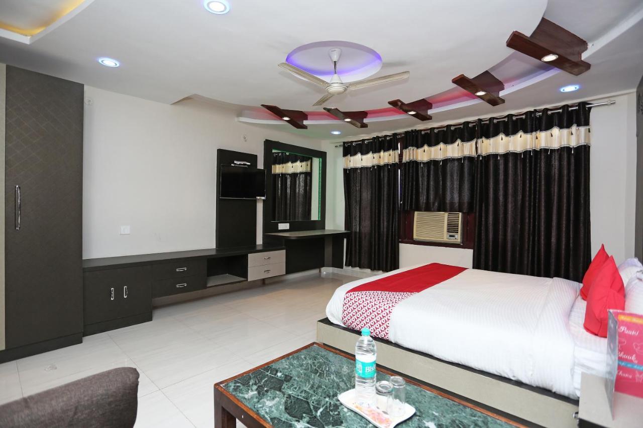 Oyo 4956 Hotel Maharaja Palace 坎普尔 外观 照片